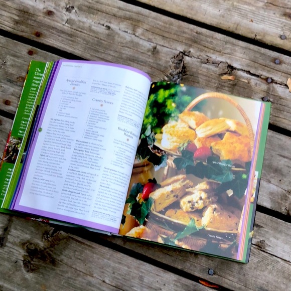 🎄 2001 Holiday Inspirations - Better Home and Garden - Coffee Table Book - Picture 5 of 13